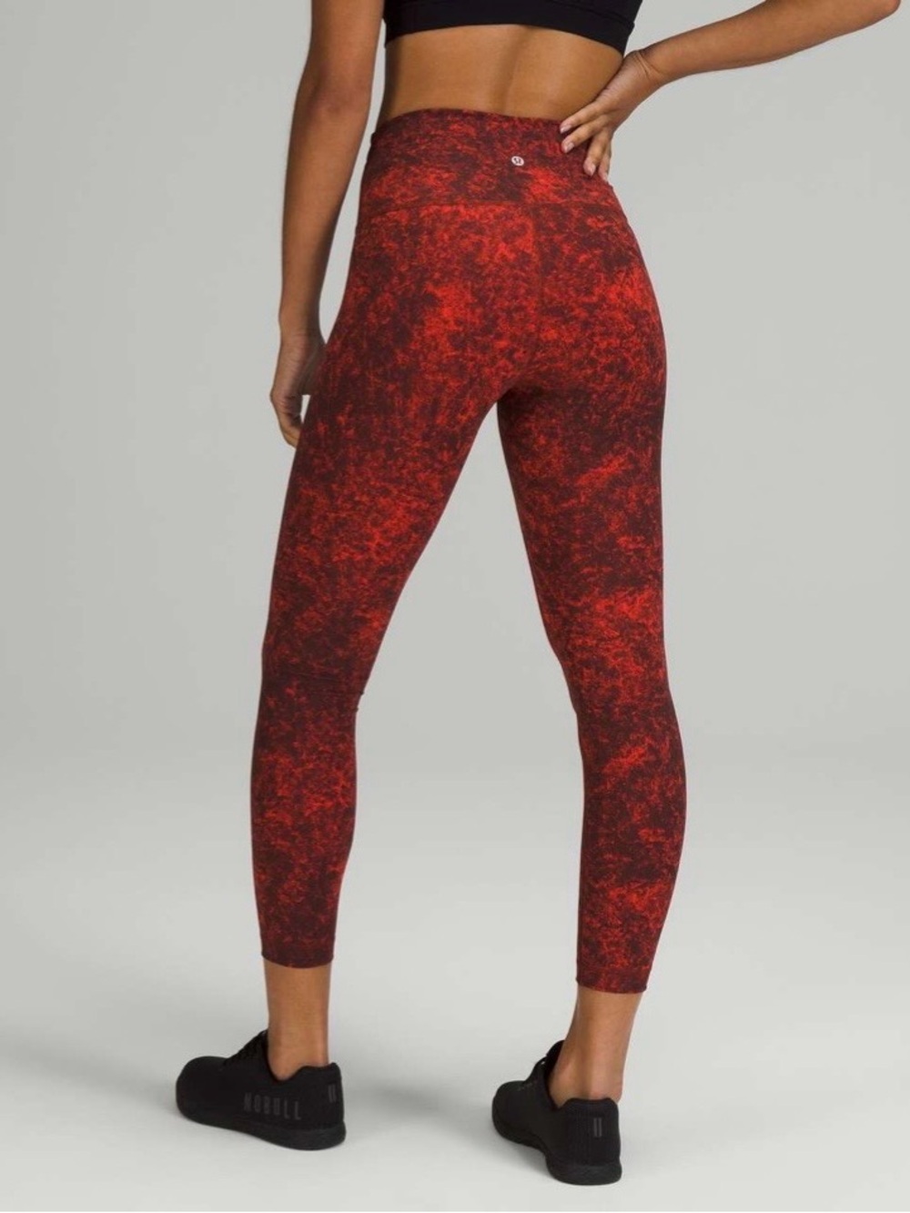 Lululemon Wunder Train High-Rise Tight 25"
Denim Wash Print Autumn size 6 EUC